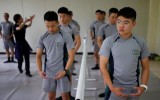Soldati Coreani prendono lezioni ballo per combattere stress